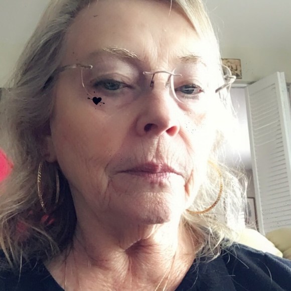 Meet your Posher, Dee - Picture 1 of 1